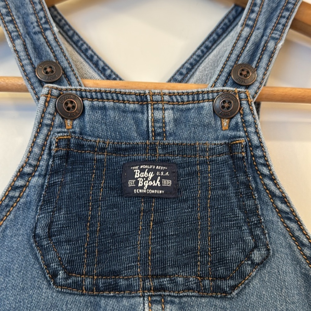 baby Oshkosh b'gosh overalls - boys or girls size 9 months pocket details - Picture 5 of 10